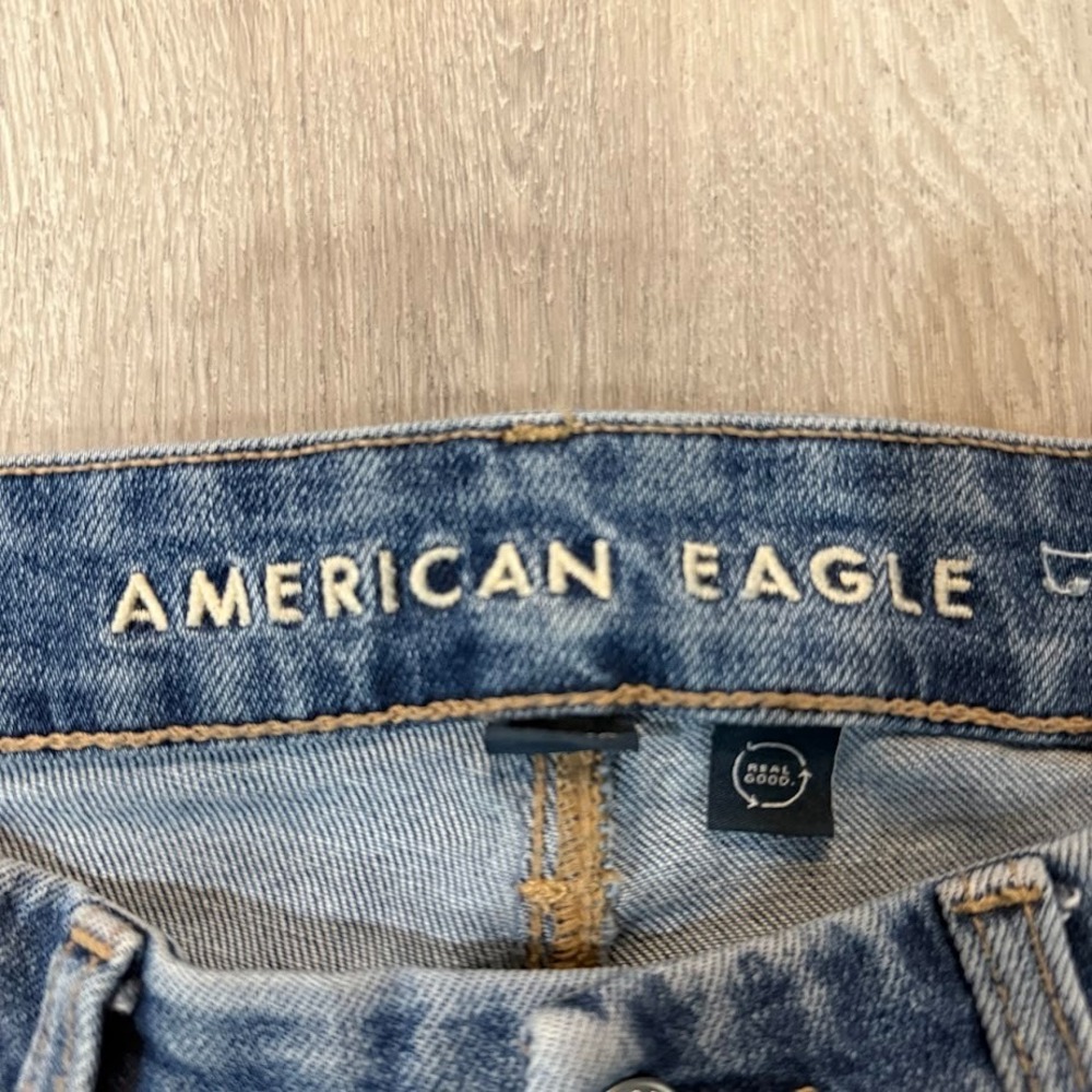 American Eagle Jeans Womens 2 Blue Curvy Straight High Rise Distressed‎ - Picture 3 of 8